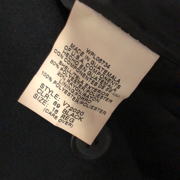 Van Heusen Suit 🧥💰 - Picture 6 of 7